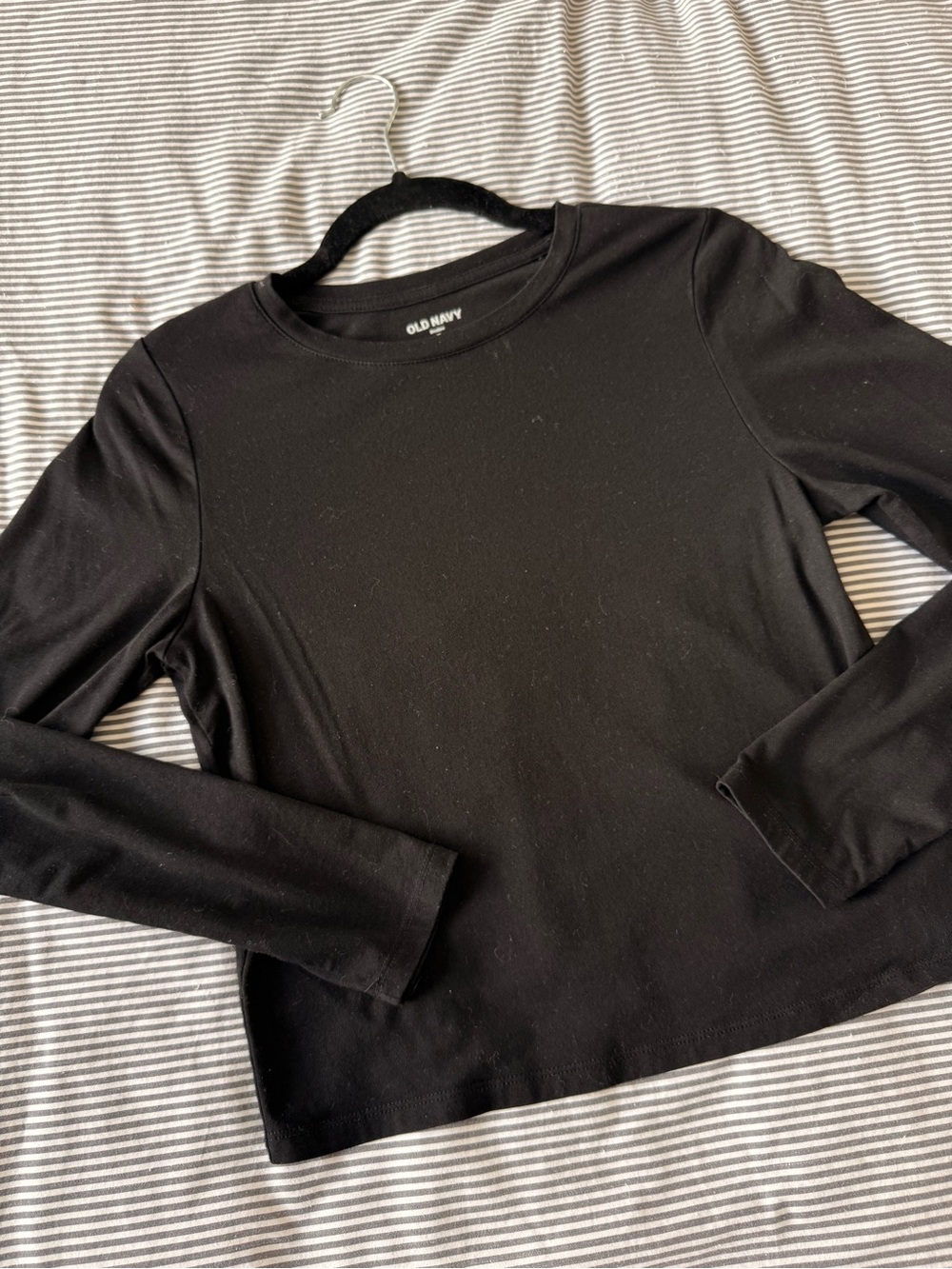 Old Navy Black Long Sleeve Crew Tee